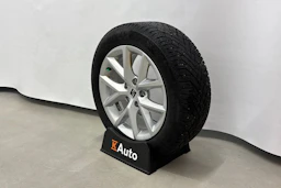 valkoinen SEAT Leon 2021 kuva 22.