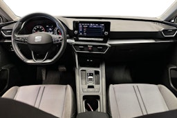 valkoinen SEAT Leon 2021 kuva 9.