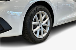 valkoinen SEAT Leon 2021 kuva 11.