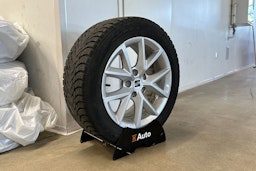 valkoinen SEAT Leon 2021 kuva 13.