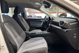 valkoinen SEAT Leon 2021 kuva 15.