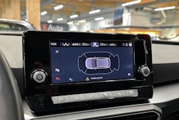 valkoinen SEAT Leon 2021 kuva 18.