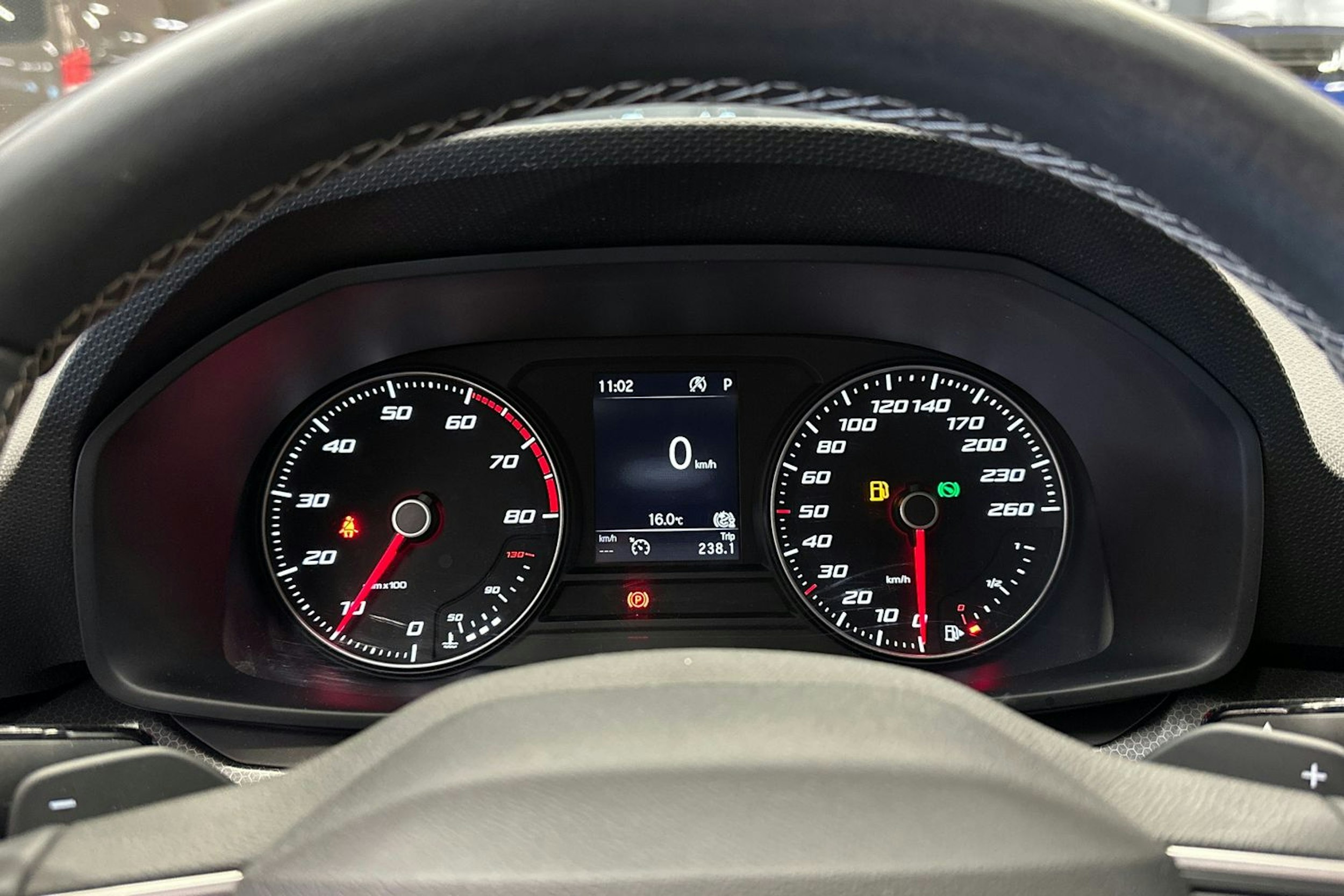 valkoinen SEAT Leon 2021 kuva 22.