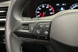 valkoinen SEAT Leon 2021 kuva 23.