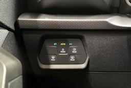valkoinen SEAT Leon 2021 kuva 25.