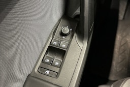 valkoinen SEAT Leon 2021 kuva 26.