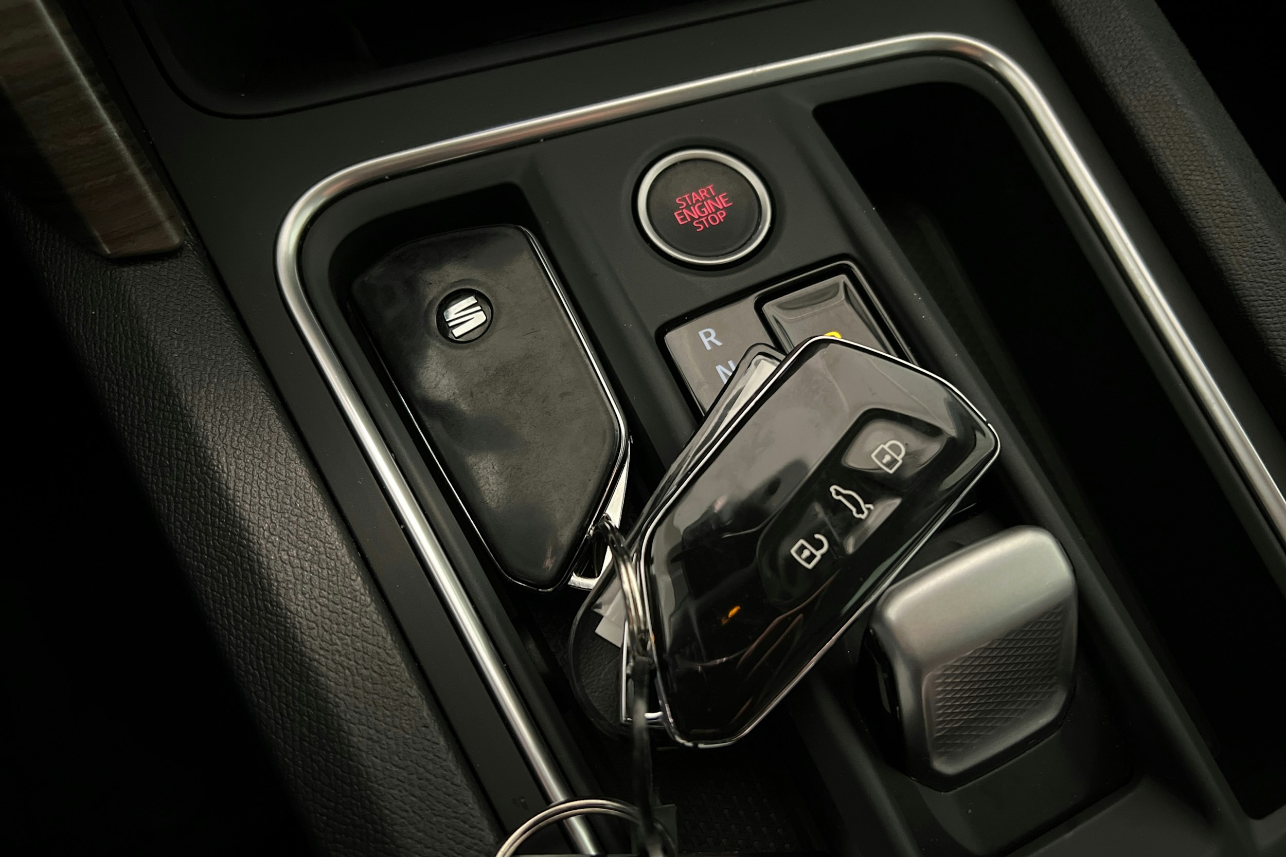 musta SEAT Leon 2021 kuva 23.