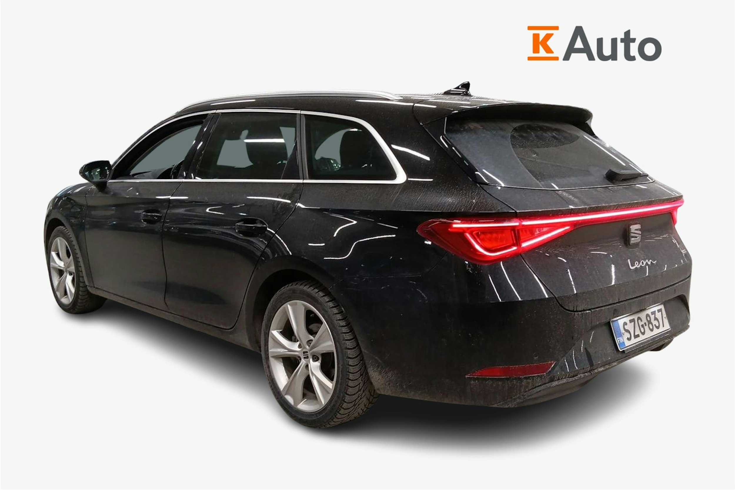 musta SEAT Leon 2021 kuva 2.