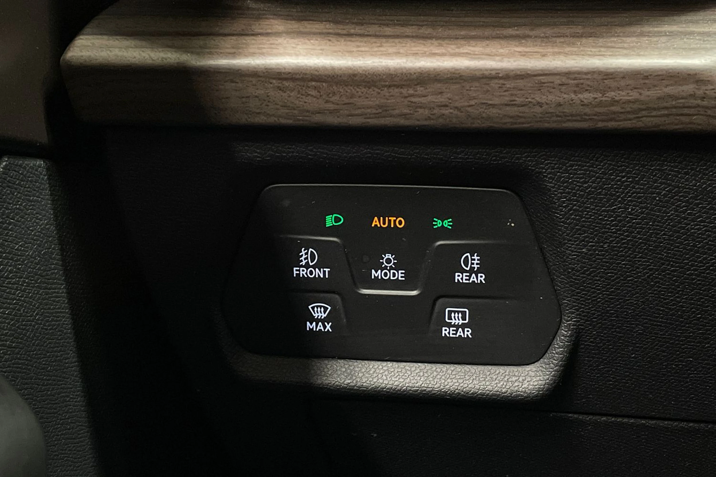 musta SEAT Leon Sportstourer 2022 kuva 20.