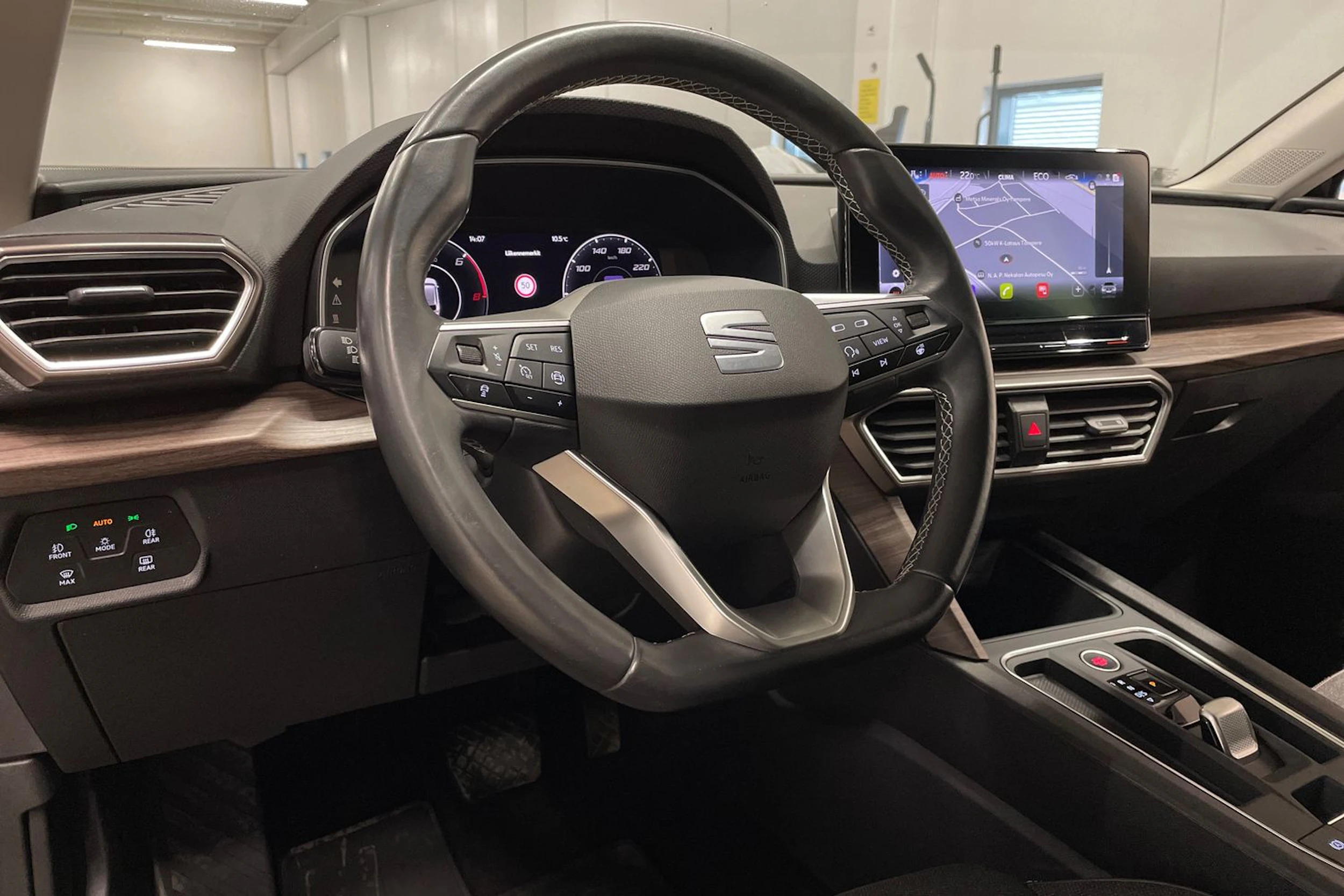 musta SEAT Leon Sportstourer 2022 kuva 24.