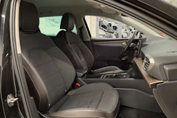 musta SEAT Leon Sportstourer 2022 kuva 25.