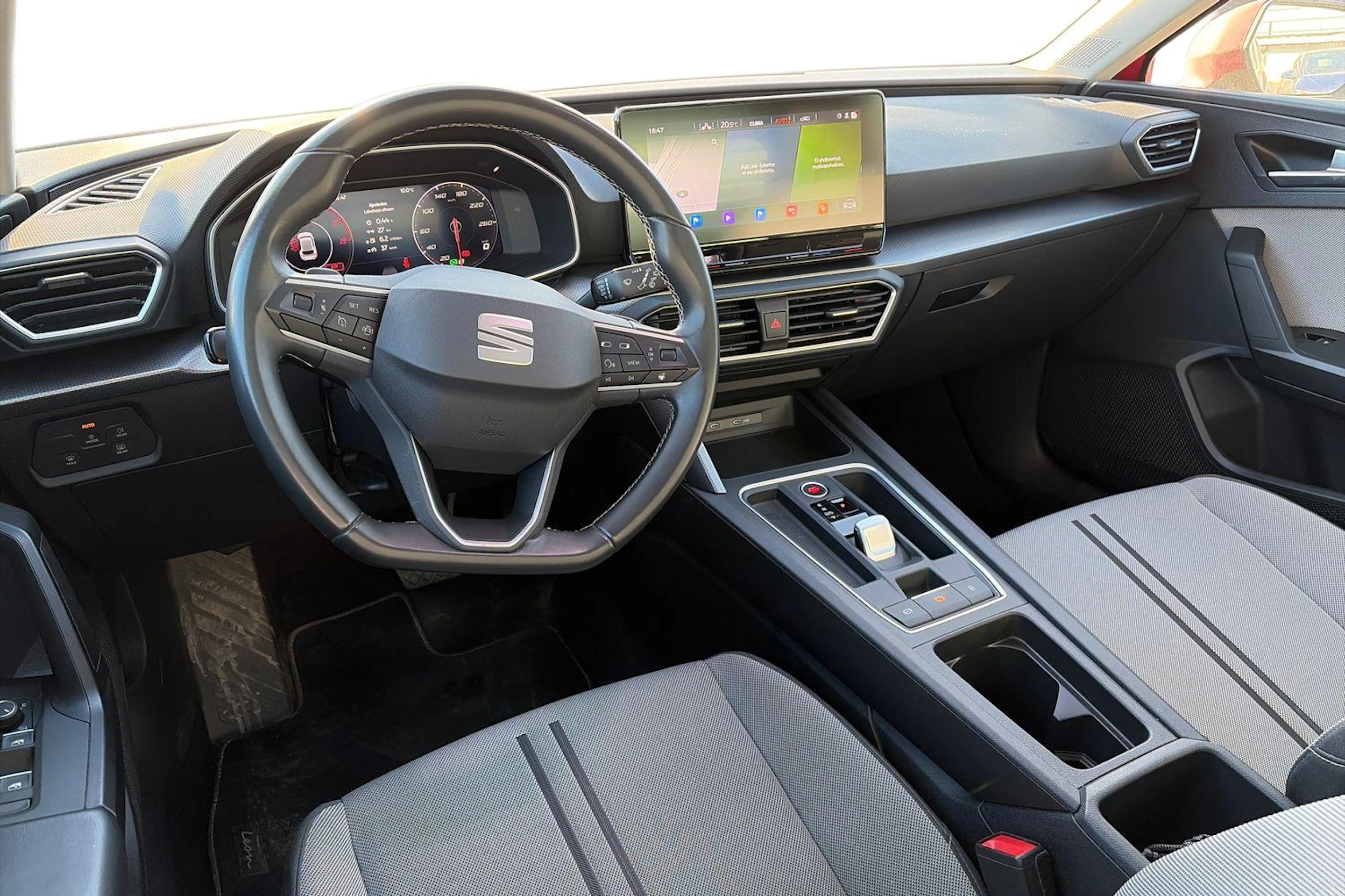 punainen SEAT Leon 2021 kuva 3.