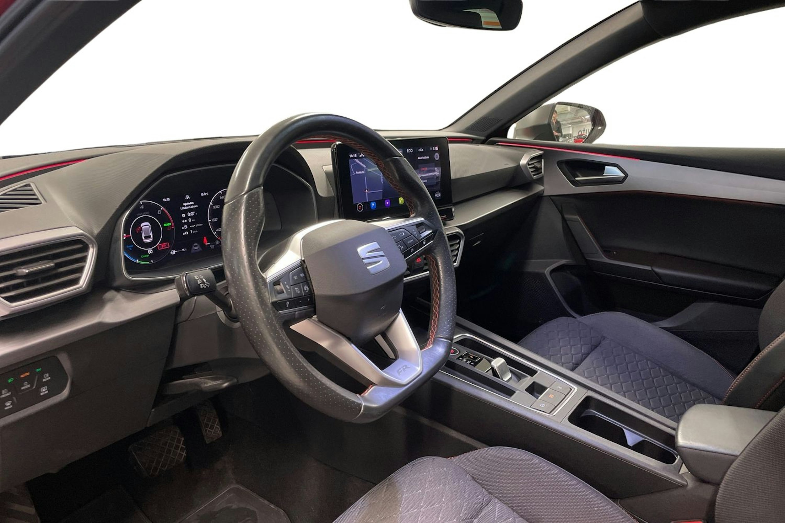 punainen SEAT Leon Sportstourer 2021 kuva 7.