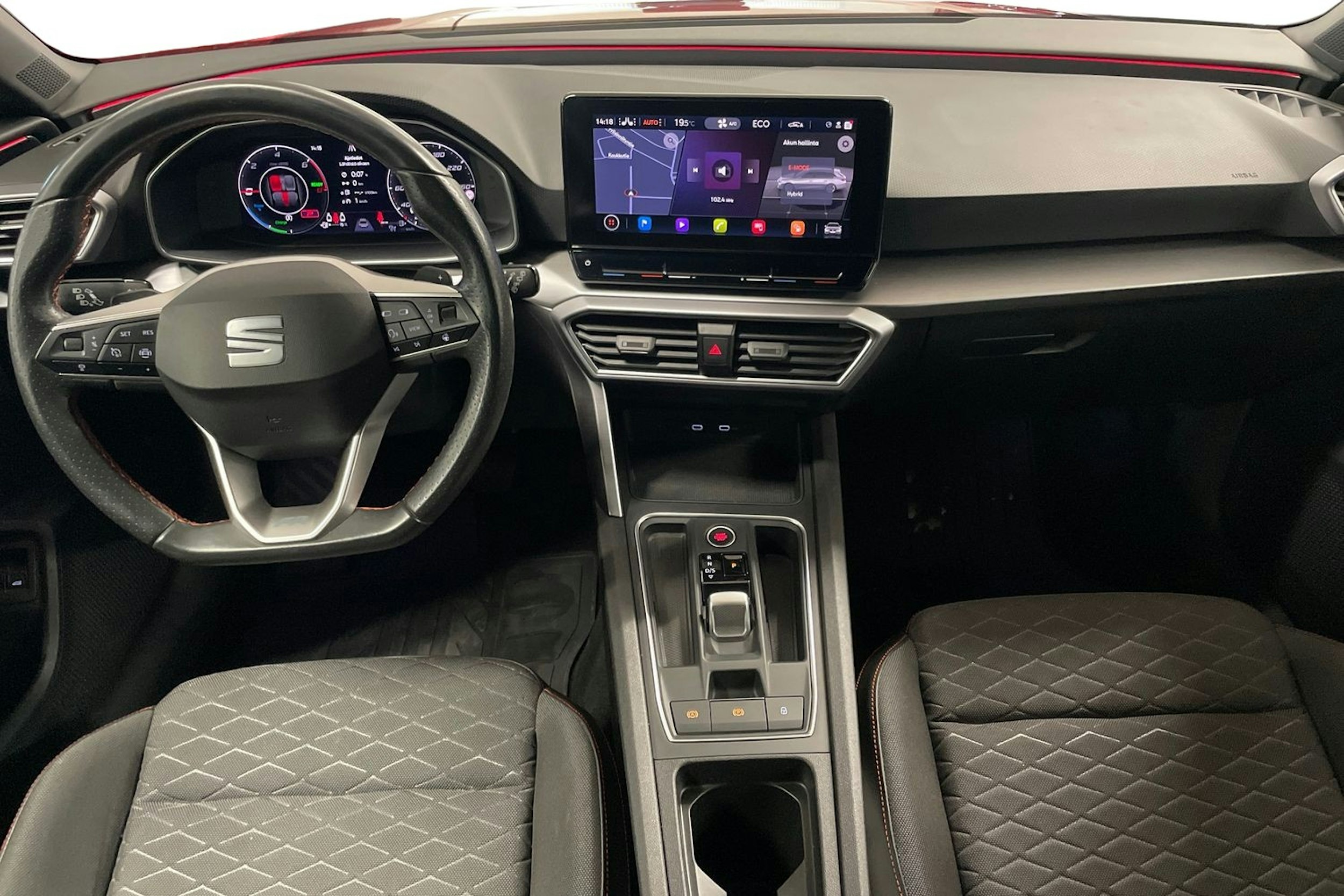 punainen SEAT Leon Sportstourer 2021 kuva 9.