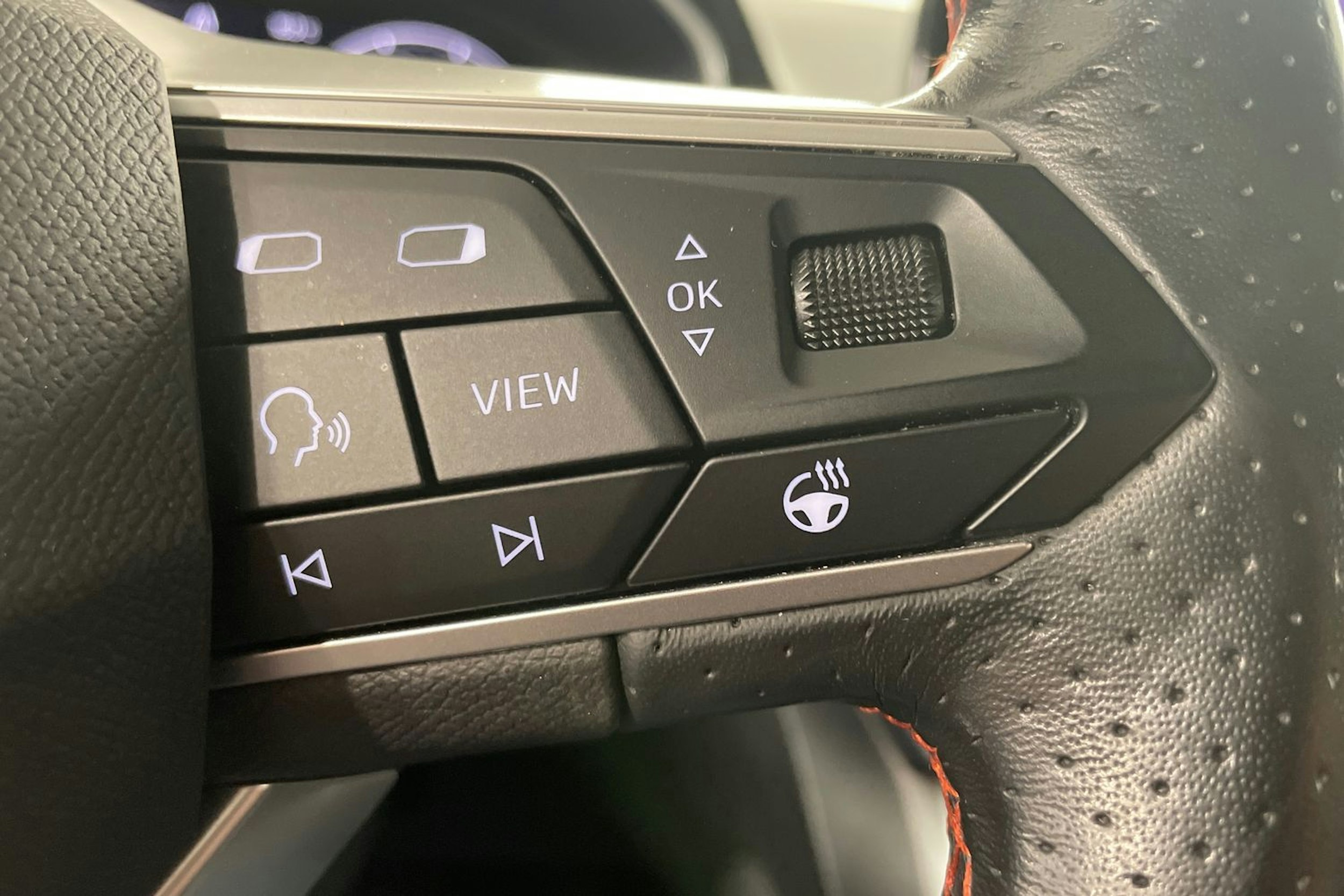 punainen SEAT Leon Sportstourer 2021 kuva 13.