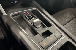 punainen SEAT Leon Sportstourer 2021 kuva 19.