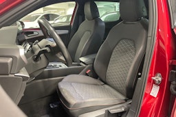 punainen SEAT Leon Sportstourer 2021 kuva 21.