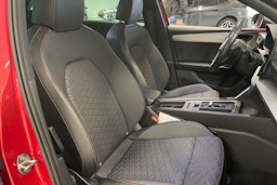 punainen SEAT Leon Sportstourer 2021 kuva 22.