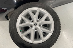 punainen SEAT Leon Sportstourer 2021 kuva 25.