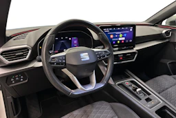 valkoinen SEAT Leon 2021 kuva 6.