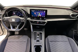 valkoinen SEAT Leon 2021 kuva 7.