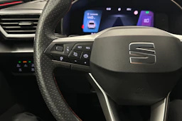 valkoinen SEAT Leon 2021 kuva 11.