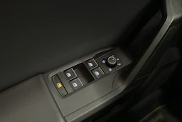 valkoinen SEAT Leon 2021 kuva 15.