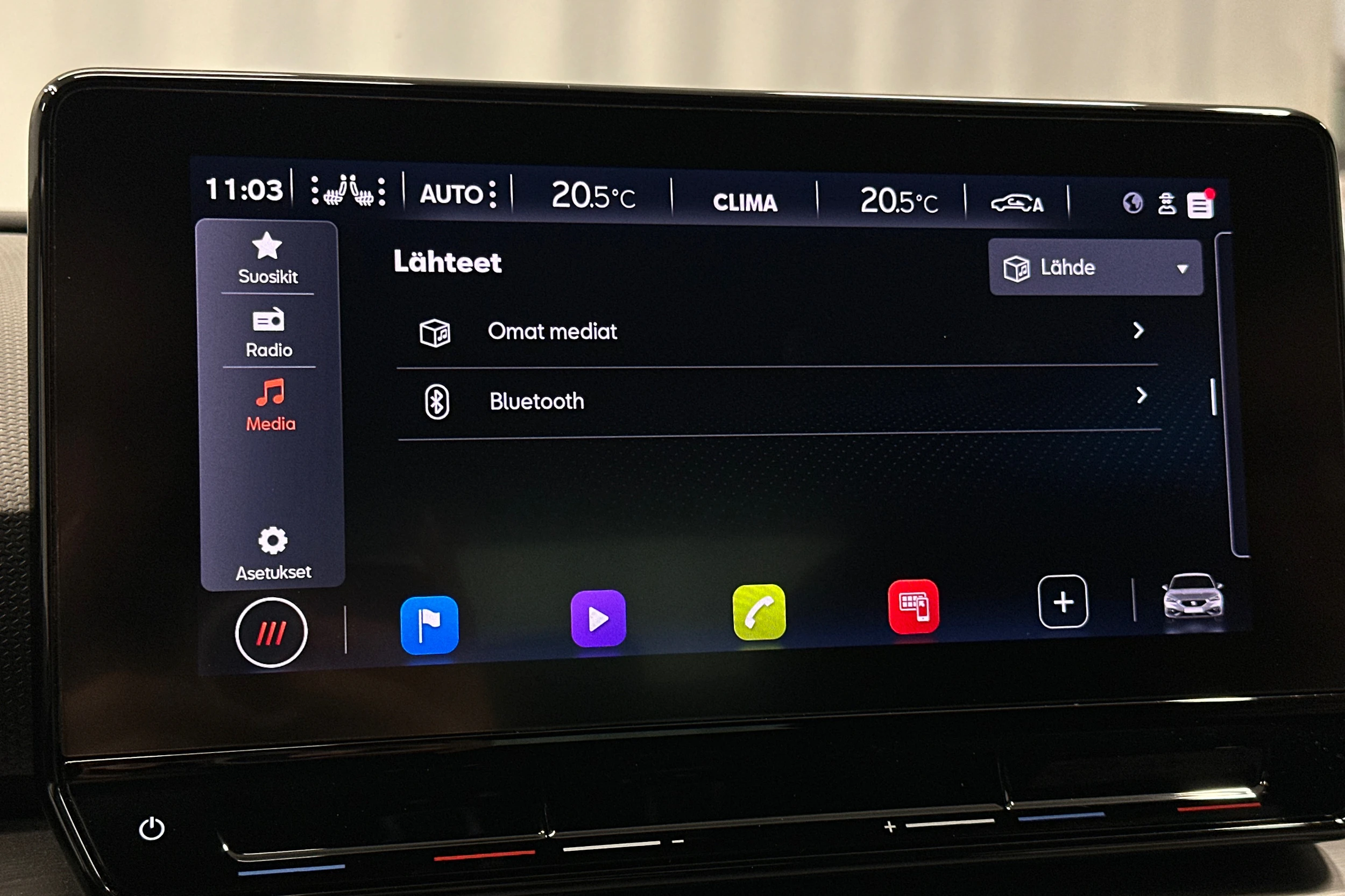 valkoinen SEAT Leon 2021 kuva 21.
