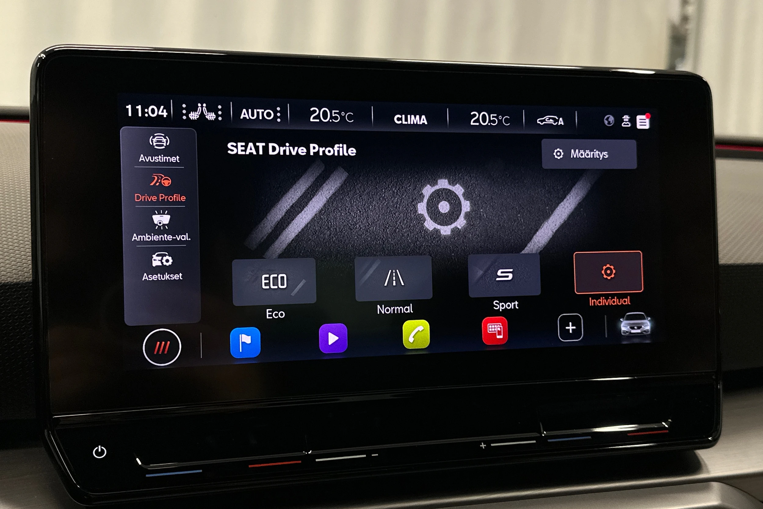 valkoinen SEAT Leon 2021 kuva 27.