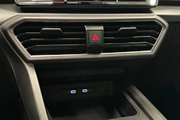 valkoinen SEAT Leon 2021 kuva 33.