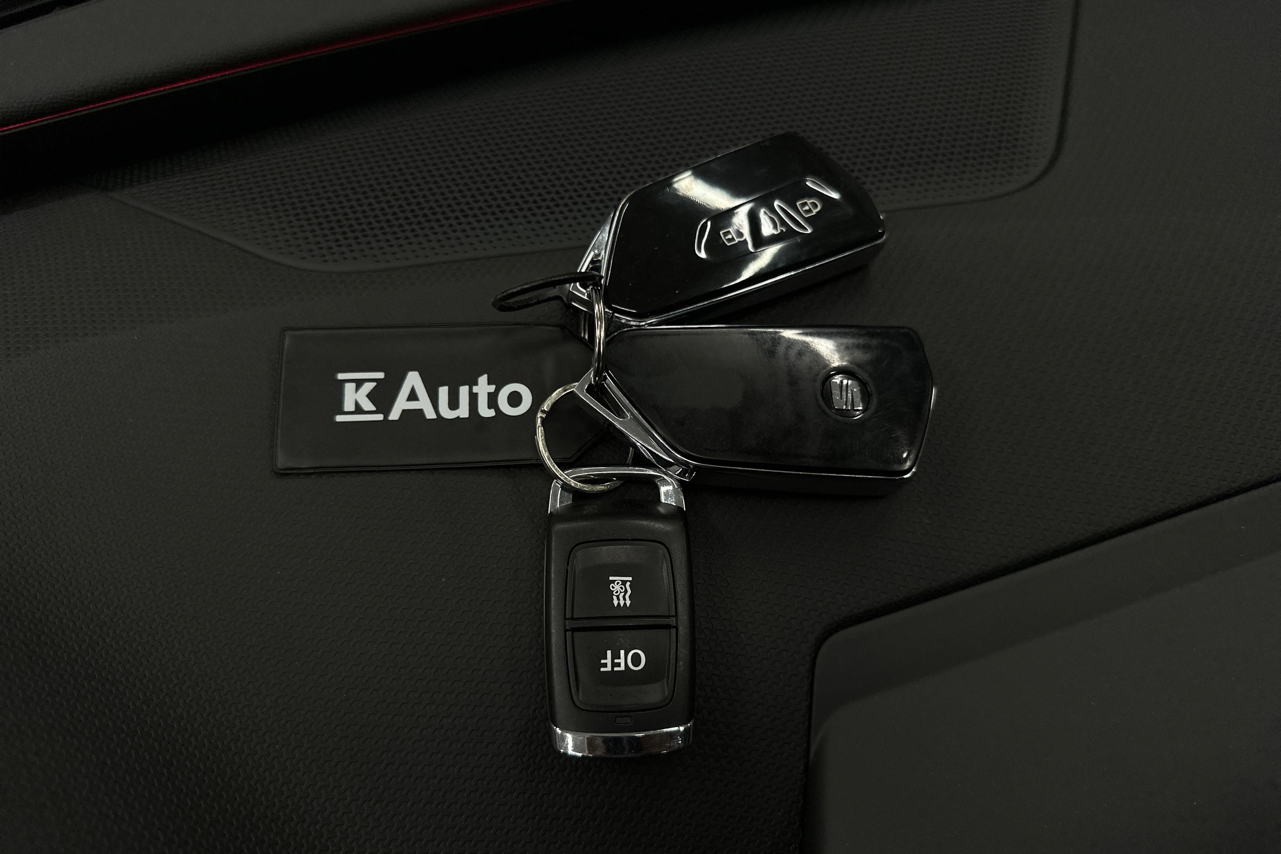 valkoinen SEAT Leon 2021 kuva 36.