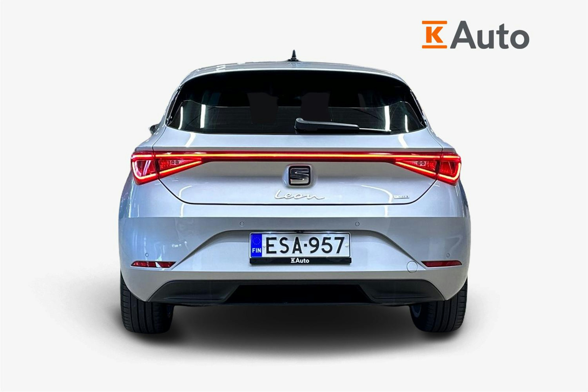 harmaa SEAT Leon 2022 kuva 3.
