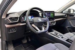 harmaa SEAT Leon 2022 kuva 7.