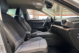 harmaa SEAT Leon 2022 kuva 15.
