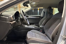 harmaa SEAT Leon 2022 kuva 17.