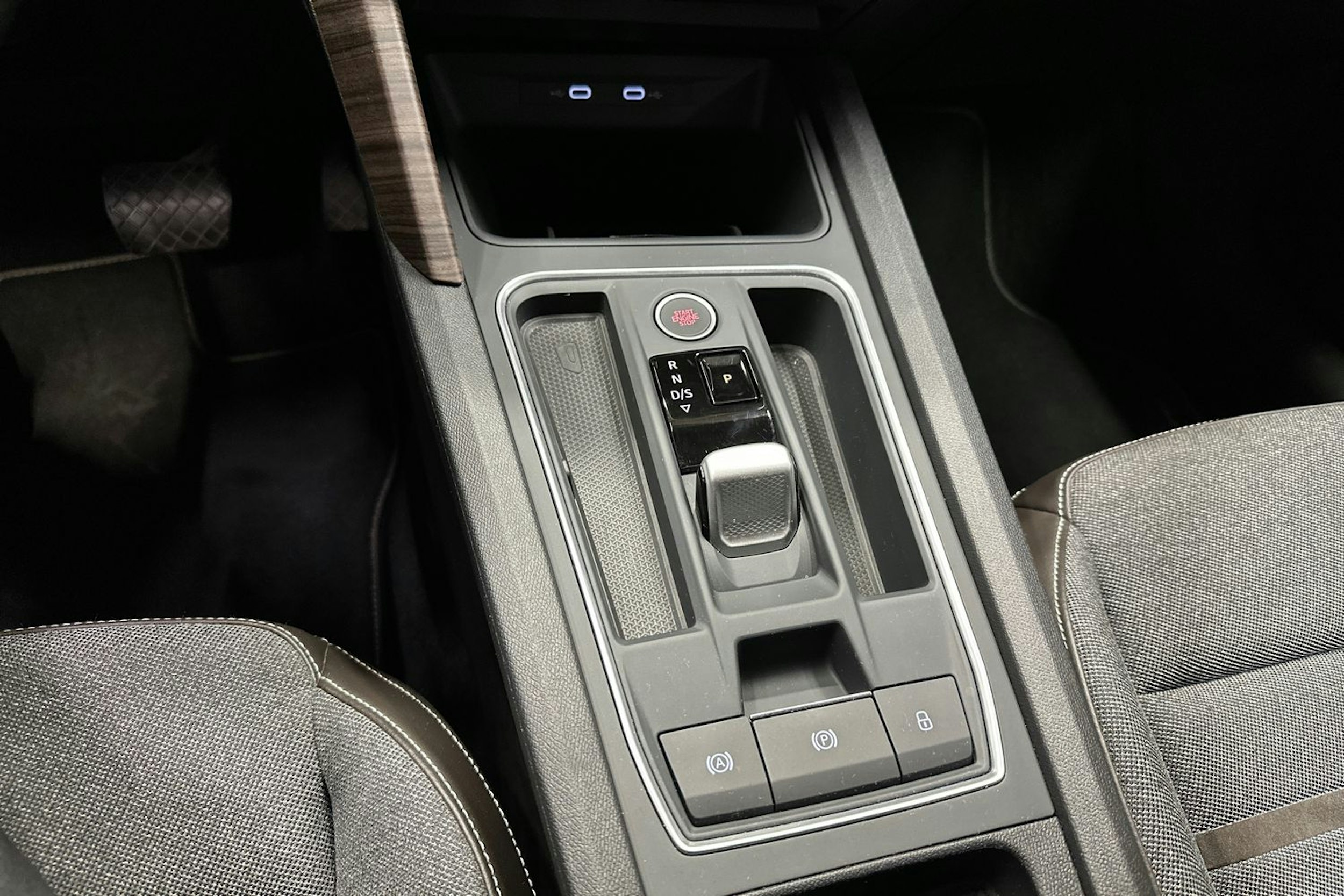 harmaa SEAT Leon 2022 kuva 22.
