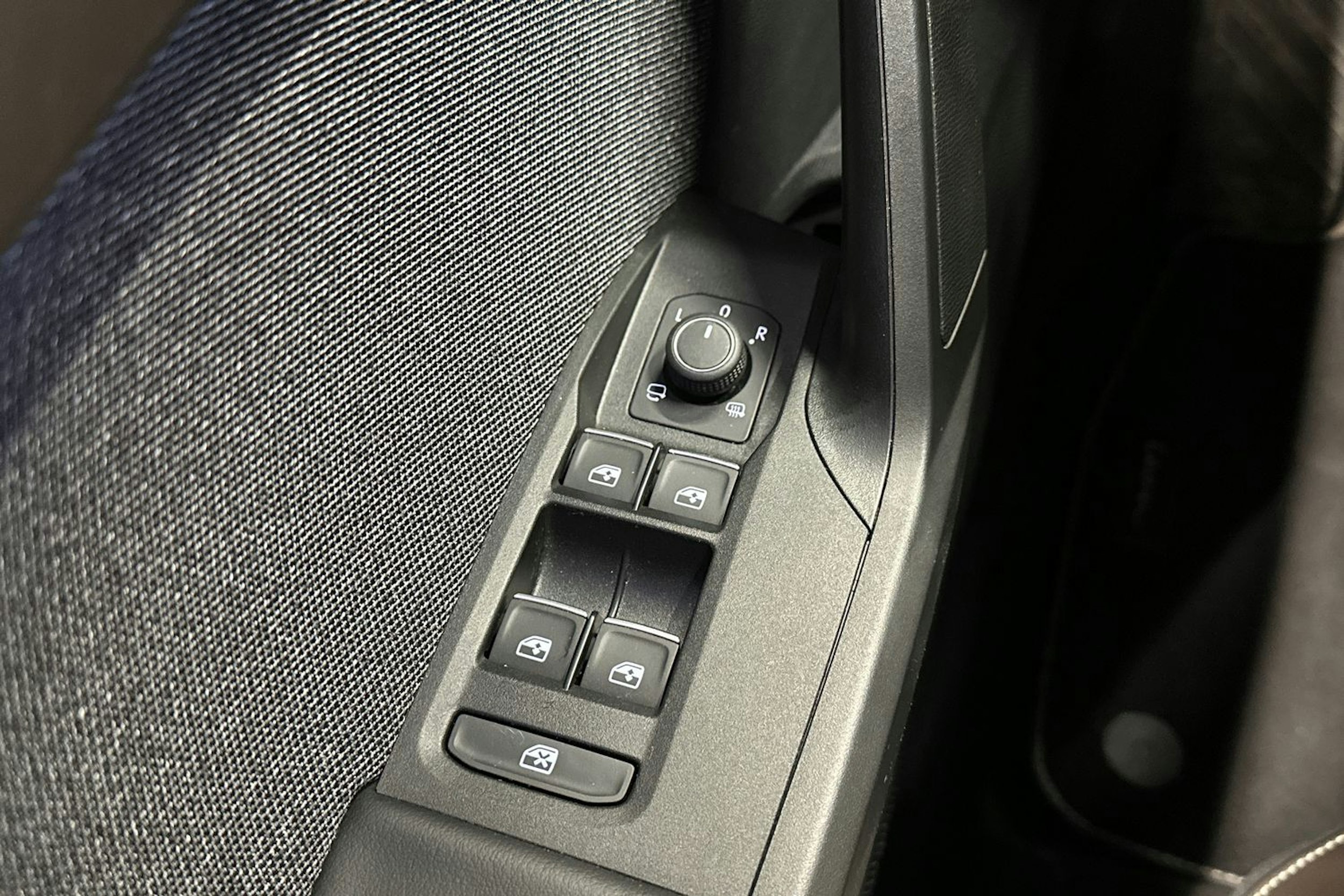 harmaa SEAT Leon 2022 kuva 27.