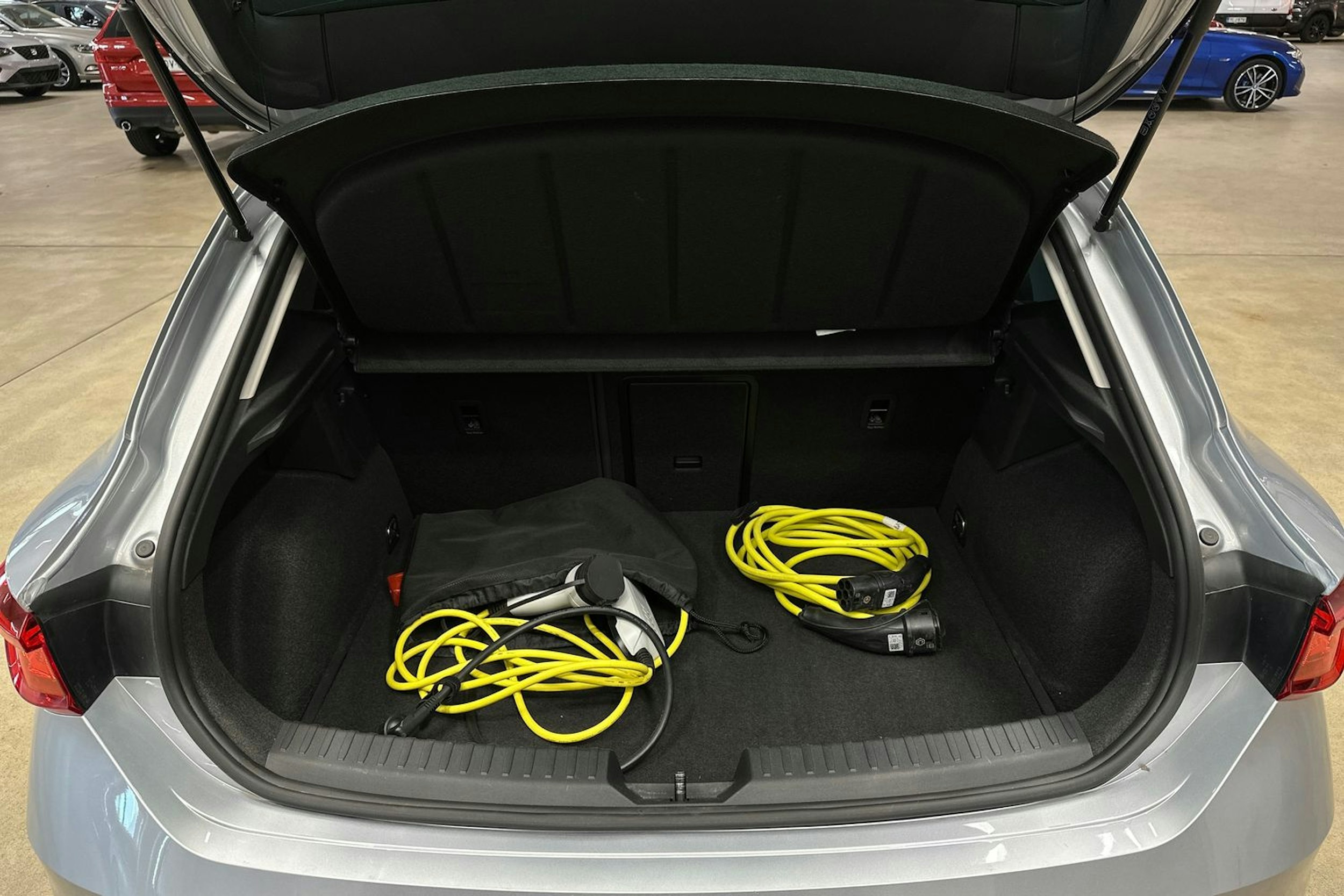 harmaa SEAT Leon 2022 kuva 28.