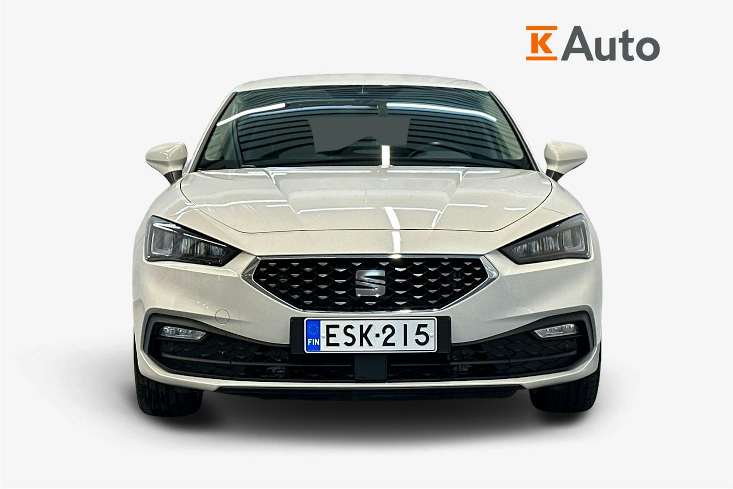 valkoinen SEAT Leon 2022 kuva 5.