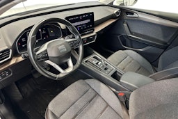 valkoinen SEAT Leon 2022 kuva 7.