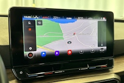 valkoinen SEAT Leon 2022 kuva 18.