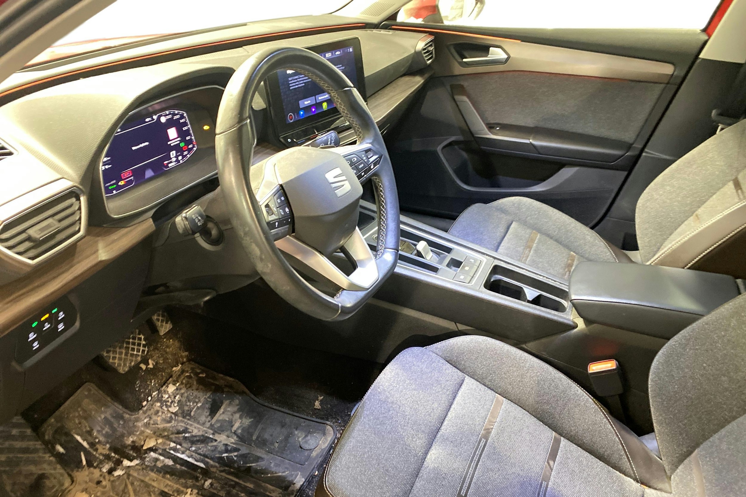 punainen SEAT Leon 2022 kuva 3.