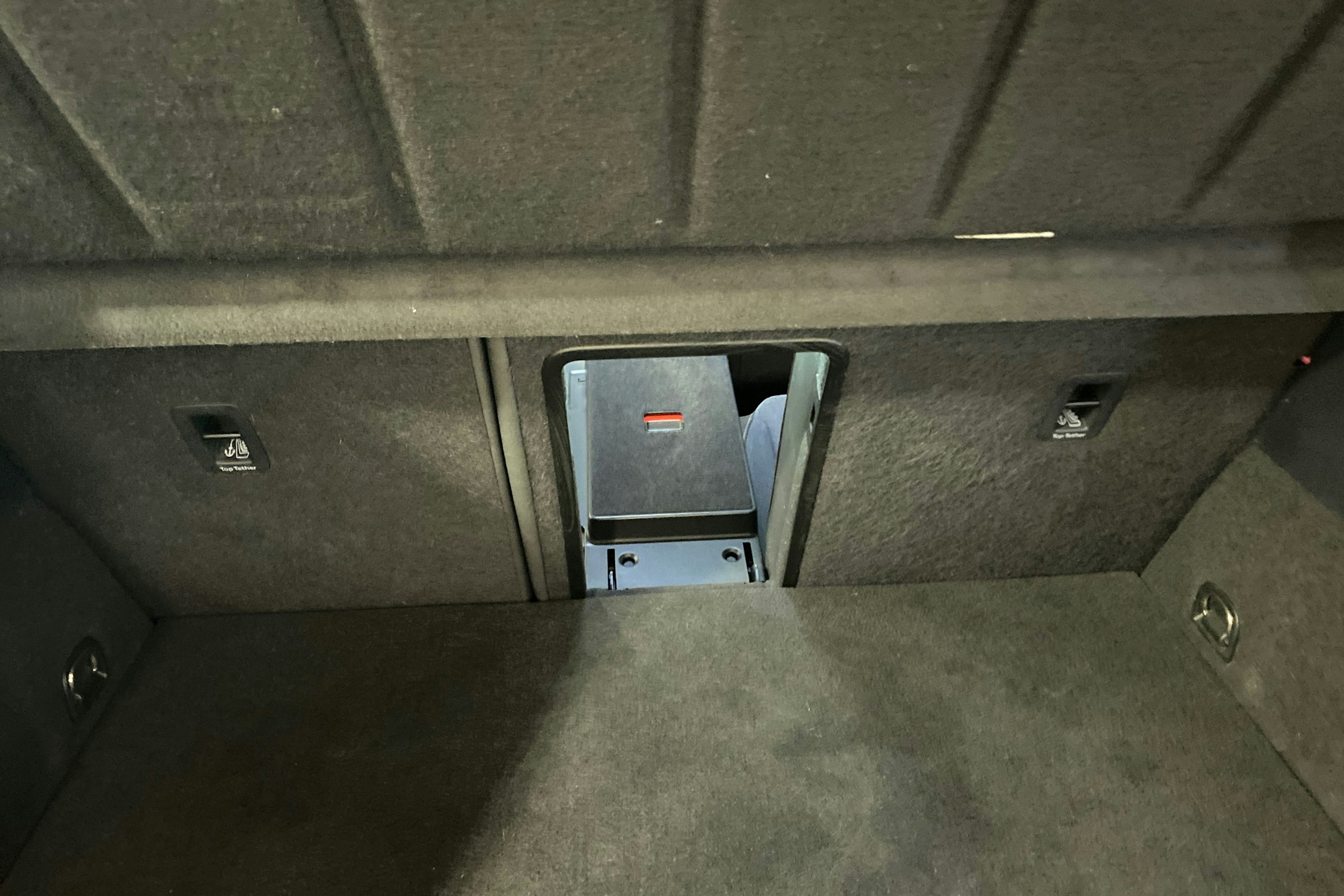 punainen SEAT Leon 2022 kuva 15.