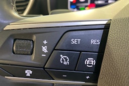 punainen SEAT Leon 2022 kuva 21.