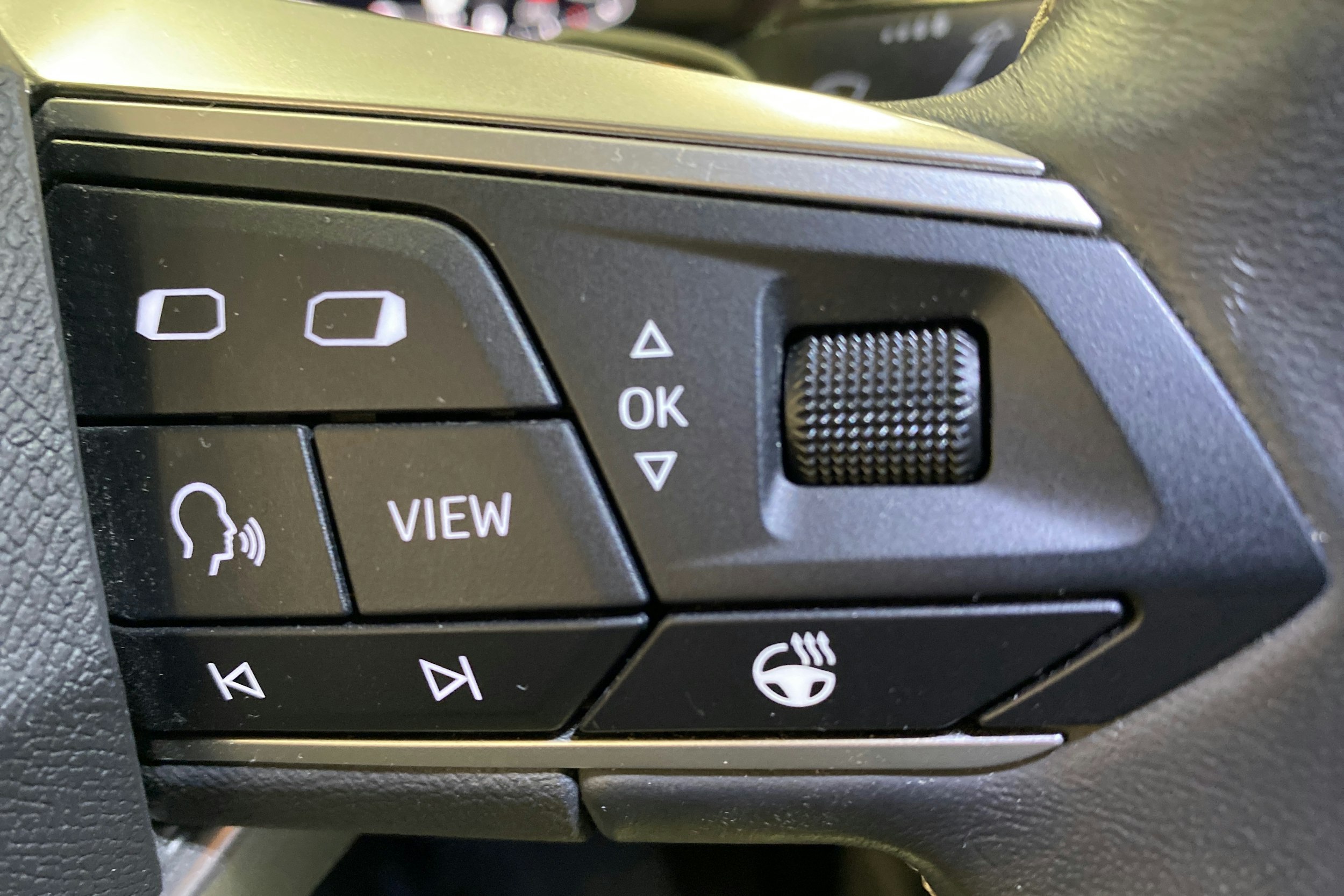 punainen SEAT Leon 2022 kuva 22.