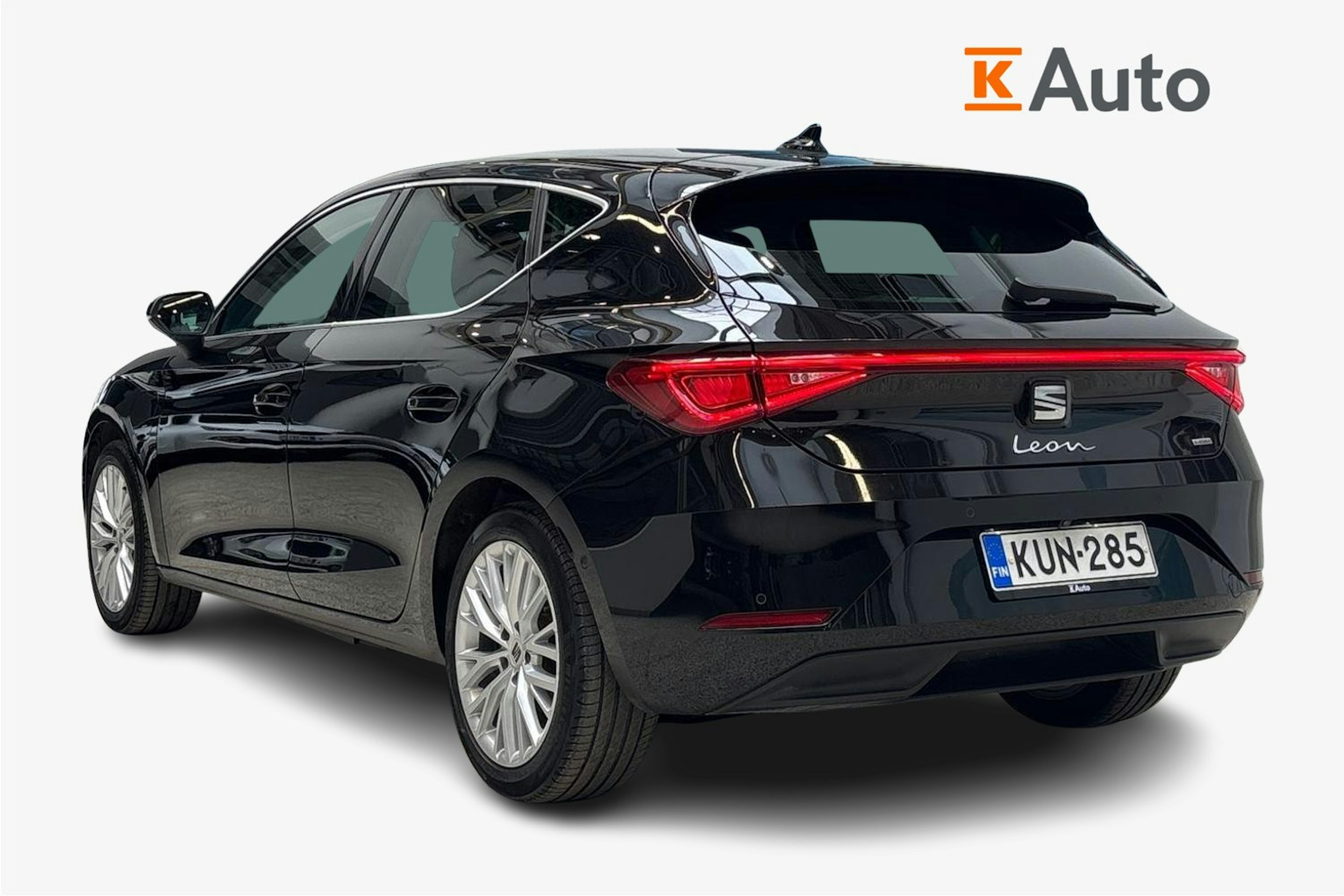 musta SEAT Leon 2022 kuva 3.