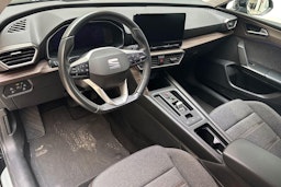 musta SEAT Leon 2022 kuva 8.