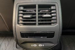 musta SEAT Leon 2022 kuva 17.