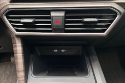 musta SEAT Leon 2022 kuva 27.