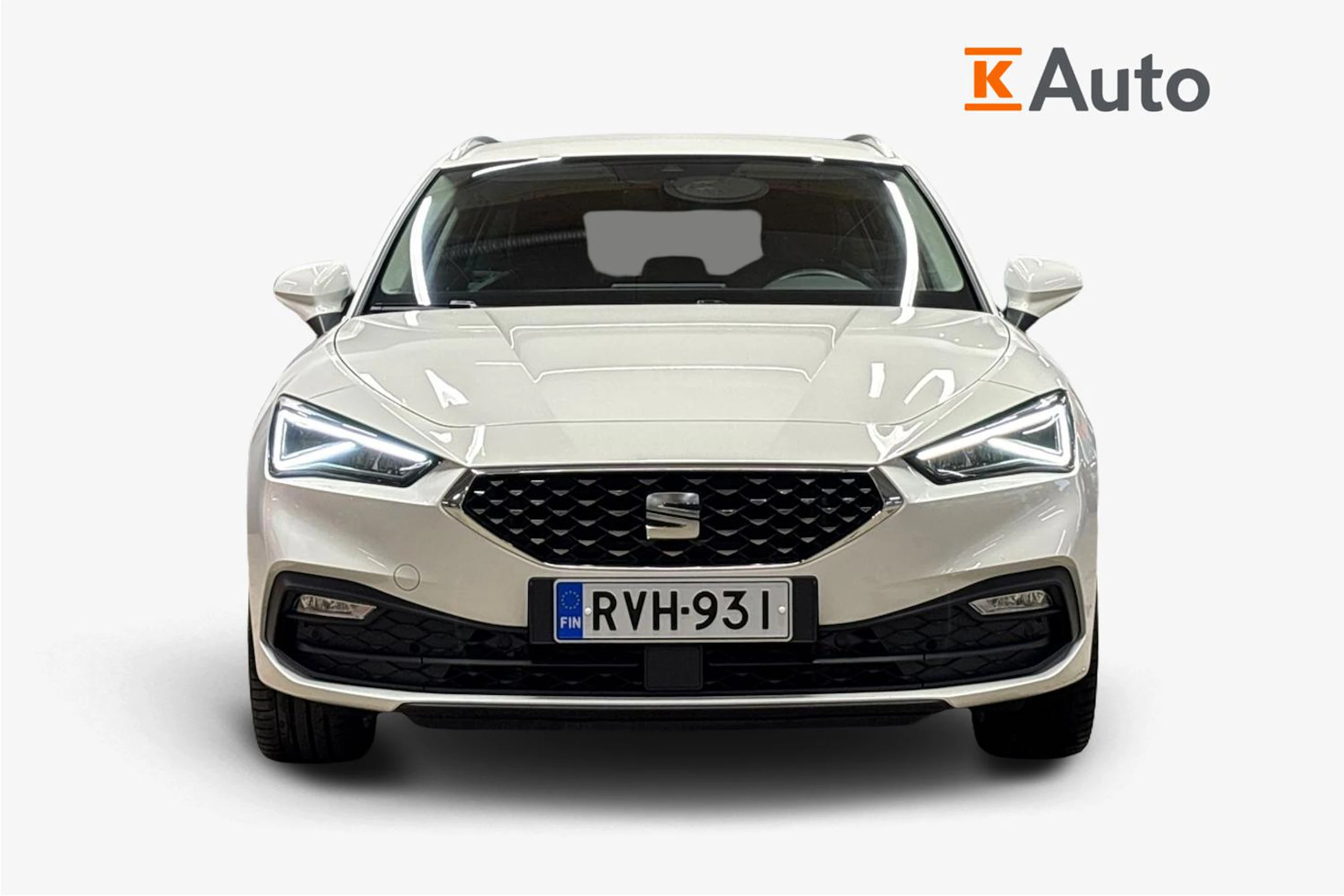 valkoinen SEAT Leon 2023 kuva 4.